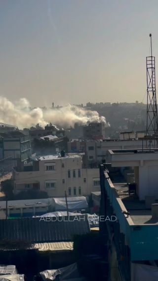 |الاحتلال الاسرائيلي يطلق قنابل الفسفور الحارقة والمحرمة دوليا في شارع صلاح الدين عند مدخل مخيم البريج شرق...