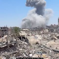 🔺️#Watch| Palestinian screams after the occupation aircraft destroyed more than 7 homes in the Beach camp, west of Gaza, this afternoon, above their residents, children and...