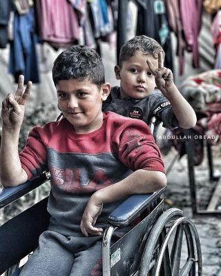 |أطفال داخل مركز إيواء في #مخيم_النصيرات وسط #قطاع_غزة
Children inside a shelter in the #Nuseirat_Camp in the central #Gaza_Strip

 #صور #تصويري...
