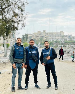 شركاء التغطية في شمال غزة المحاصر 
‏Coverage partners in besieged northern Gaza
@moh_ahmed87 @mahmoudsabbah2 
#فلسطين #تصوير #مصورين #صحافة