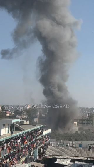 |تطاير الشظايا على مركز ايواء في مخيم #النصيرات جراء قصف إسرائيلي لأرض زراعية مجاورة.. حالة هلع كبيرة في صفوف...
