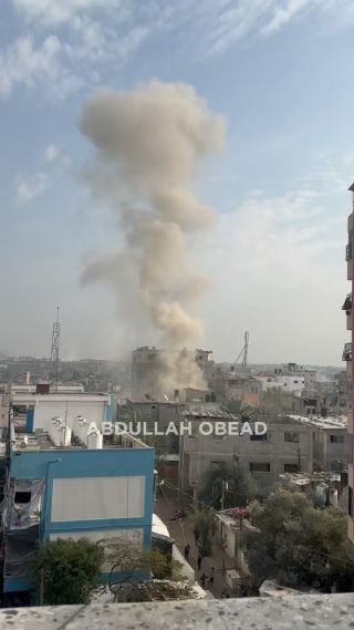 |الاحتلال يستهدف منزلا آخر في مخيم المصيرات بالقرب من مركز ايواء للنازحين بعد ساعة من استهدافه لمنزل مجاور...