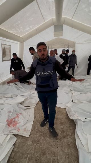 |وصول عدد كبير من الشهداء في مجزرة جديدة ارتكبها الاحتلال في #دير_البلح وسط #قطاع_غزة 
#اكسبلور #غزة...