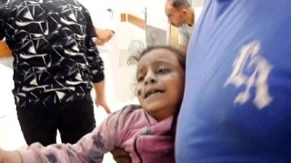 |طفلة لا تتجاوز عشر أعوام تتكلم بلسان الكبار كأن الله أنطقها
اللهم لطفك بغزة وأطفالها 
.
.
.
.
#غزة #عمان...