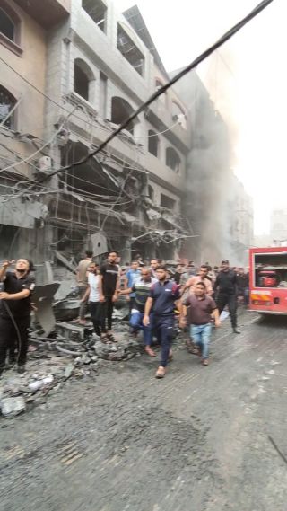 |مجزرة ودمار كبير خلفه قصف طائرات الإحتلال في منطقة معسكر جباليا،،
#غزة_تحت_القصف  #gaza_ander_attack #طوفان_الأقصى...