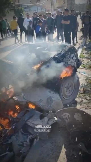 A number of Palestinians were killed by an Israeli air strike that targeted a vehicle in Rafah.

شهداء في قصف مركبة مدنية في رفح #gazaunderaattack